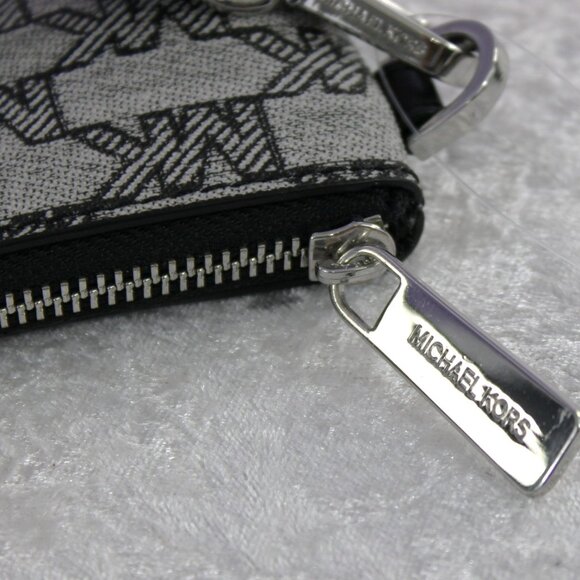 Michael Kors Logo Print Wristlet Clutch Pouch – Grey/Black Monogram MK Zip Bag - Picture 6 of 9